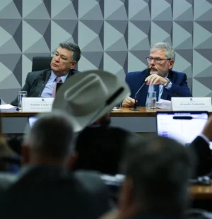 Brasília - 27/10/2025 -Reunião da Comissão Parlamentar Mista de Inquérito (CPMI) do INSS para ouvir o ex-diretor do INSS Alexandre Guimarães.