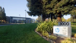 A HP reduziu suas expectativas para o ano fiscal e informou que os resultados devem ficar próximos do limite inferior do guidance anterior, diante da pressão de custos mais altos com chips de memória, segundo balanço divulgado na terça-feira (24).