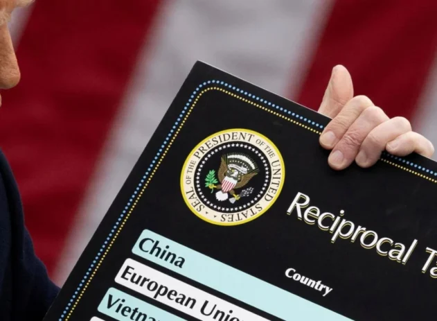 O governo dos EUA pode dever mais de US$ 175 bilhões (R$ 906,5 bilhões) em reembolsos a importadores após a Suprema Corte decidir nesta sexta-feira, em uma votação de 6 a 3, que as tarifas impostas unilateralmente pelo presidente Donald Trump são ilegais, afirma uma nova estimativa.