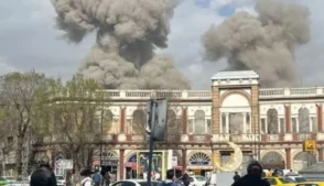 Irã sofre ataque dos EUA e de Israel neste sábado, 28