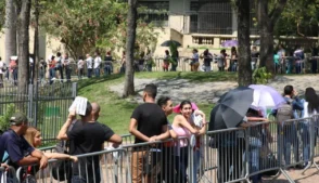 O total de pessoas em busca de uma vaga no País somou 5,851 milhões no trimestre até janeiro, menor contingente da série histórica comparável, que elimina trimestres com repetição de respostas na amostra, segundo dados da Pesquisa Nacional por Amostra de Domicílios Contínua (Pnad Contínua), iniciada em 2012 pelo Instituto Brasileiro de Geografia e Estatística (IBGE).