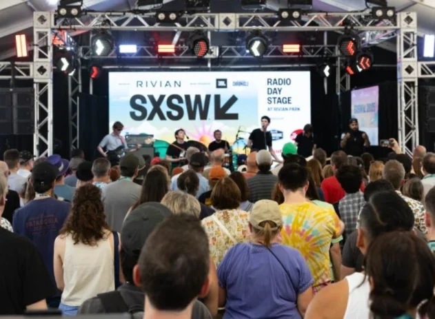 Começou nesta quinta-feira (13), em Austin, no Texas, o South by Southwest (SXSW), considerado um dos maiores eventos de inovação, criatividade e tecnologia do mundo. Até 18 de março, líderes de tecnologia, executivos, investidores e pesquisadores se reúnem para discutir tendências que devem moldar a economia e a sociedade nos próximos anos.