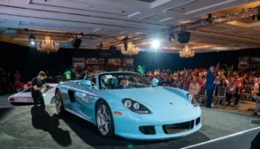 Colecionadores globais ignoraram as quedas nas bolsas e a guerra no Irã na última semana e gastaram mais de US$ 600 milhões (R$ 3,14 bilhões) em carros clássicos e obras de arte, sinalizando força contínua no topo da economia mundial.