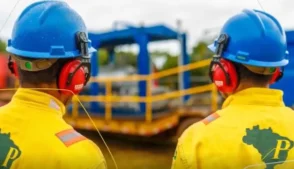 A PetroReconcavo registrou lucro líquido de R$ 50,7 milhões no quarto trimestre de 2025, com alta de 56% em relação ao mesmo período do ano anterior. Segundo a companhia, o resultado foi obtido mesmo em um cenário de elevada volatilidade global e com o Brent médio inferior ao registrado anteriormente.