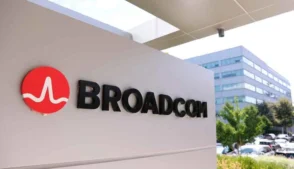 As ações da Broadcom subiram cerca de 5% na quinta-feira, após o CEO Hock Tan destacar forte demanda pelos chips da companhia em meio ao boom da inteligência artificial (IA).