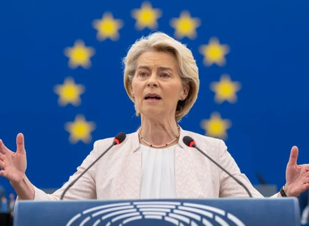 A presidente da Comissão Europeia, Ursula von der Leyen, afirmou que não é o momento de aliviar as sanções contra a Rússia e defendeu a manutenção do teto de preços do petróleo russo como forma de estabilizar os mercados e limitar as receitas de Moscou, em meio às tensões no Oriente Médio.