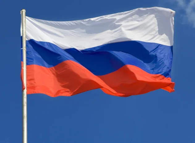 A Rússia está ajudando o Irã na guerra contra Estados Unidos e Israel, fornecendo imagens de satélite e tecnologia de drones, segundo reportagem do The Wall Street Journal, baseada em fontes anônimas.