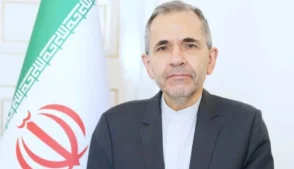 A possibilidade de envolvimento de países europeus no conflito ao lado de Estados Unidos e Israel pode levar a retaliações diretas do Irã, segundo afirmou o vice-ministro das Relações Exteriores iraniano, Majid Takht-Ravanchi.