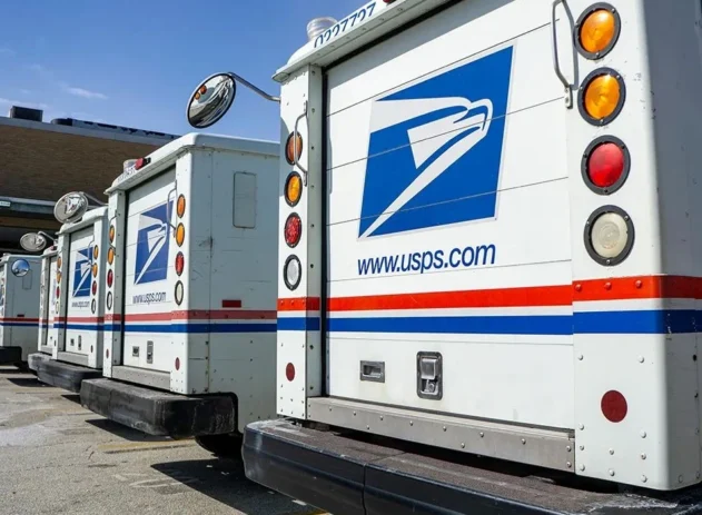 A Amazon afirmou nesta quarta-feira que o Serviço Postal dos Estados Unidos (USPS) abandonou de forma abrupta as negociações para renovação de contrato, após mais de um ano de tratativas, dizendo que a estatal “desistiu na última hora”, segundo publicação em blog.