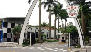 A Justiça de São Paulo advertiu o Corinthians sobre a possibilidade de intervenção judicial caso sejam identificadas novas inconsistências na declaração de receitas no âmbito do Regime de Centralização de Execuções (RCE). A medida foi mencionada em decisão proferida na noite de quarta-feira (25).