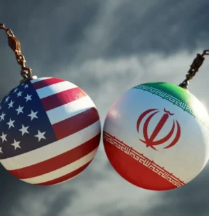 A atuação dos Estados Unidos na guerra com o Irã revela falta de planejamento estratégico e indefinição de objetivos políticos, o que dificulta tanto o avanço militar quanto as negociações para encerrar o conflito, avalia o professor de Relações Internacionais Carlos Poggio.