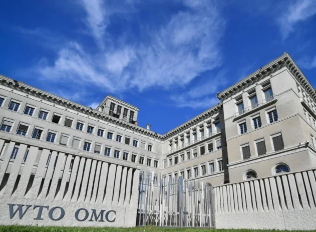 As negociações para iniciar a reforma da Organização Mundial do Comércio (OMC) avançaram neste domingo, último dia da conferência ministerial em Yaoundé, mas ainda sem um acordo final definido. O desfecho depende do resultado de uma negociação paralela entre Índia e Estados Unidos, considerada delicada, sobre a cobrança de tarifas no comércio eletrônico digital.