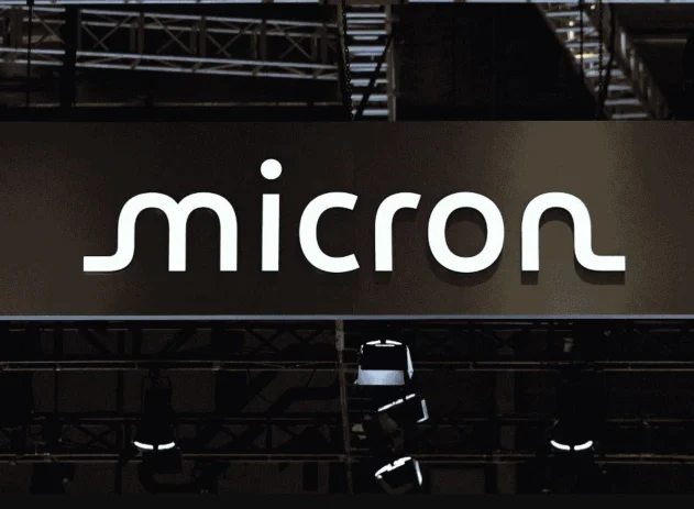 A Micron Technology apresentou resultados acima das estimativas de mercado, impulsionada pelo avanço da inteligência artificial, mas viu suas ações recuarem após o anúncio, em meio a preocupações com o ritmo de investimentos e a sustentabilidade das margens.