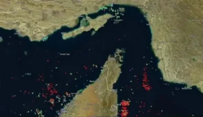 Em meio à escalada militar no Oriente Médio, o Irã afirmou que não vê condições de garantir segurança no Estreito de Ormuz enquanto persistirem os ataques conduzidos por Estados Unidos e Israel na região. A avaliação foi feita nesta segunda-feira (9) por Ali Larijani, chefe do Conselho Supremo de Segurança Nacional iraniano.