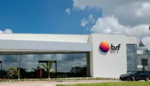 A MBRF anunciou um plano de investimentos superior a R$ 1 bilhão no Paraná, com foco na expansão da capacidade produtiva e no fortalecimento da atuação internacional, em meio ao crescimento da demanda global por proteínas.