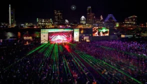 O South by Southwest (SXSW), considerado um dos maiores eventos de inovação, criatividade e tecnologia do mundo, começou em Austin, no Texas, reunindo líderes do setor de tecnologia, executivos, investidores e pesquisadores para discutir tendências que devem moldar a economia e a sociedade nos próximos anos.