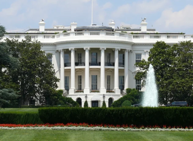 O presidente dos Estados Unidos, Donald Trump, “desatará o inferno” contra o Irã caso o país não aceite um acordo para encerrar a guerra no Oriente Médio, afirmou a Casa Branca nesta quarta-feira (25).