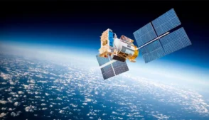 O presidente da Comissão Federal de Comunicações dos Estados Unidos (FCC), Brendan Carr, criticou duramente a Amazon nesta quarta-feira (11) ao reagir à oposição da empresa ao plano da SpaceX de construir uma grande infraestrutura orbital. Segundo ele, a companhia deveria priorizar seus próprios atrasos no cronograma de lançamento de satélites.