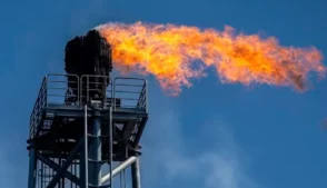 O secretário de Energia dos Estados Unidos, Chris Wright, afirmou nesta segunda-feira (23) que o país não pretende bloquear as exportações de diesel, destacando que há alternativas para ampliar a oferta no mercado. Em entrevista à CNBC, ele disse acreditar que “veremos” esse aumento acontecer.