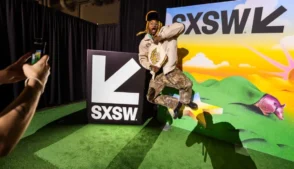 A expansão da inteligência artificial está redesenhando a forma como histórias são criadas e consumidas – para a cultura, o maior risco não é a tecnologia em si, mas a falta de adaptação a esse novo cenário. A avaliação é de Eduardo Saron, presidente da Fundação Itaú, que participou do SXSW (South by Southwest).