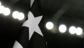 Bandeira do Botafogo no estádio