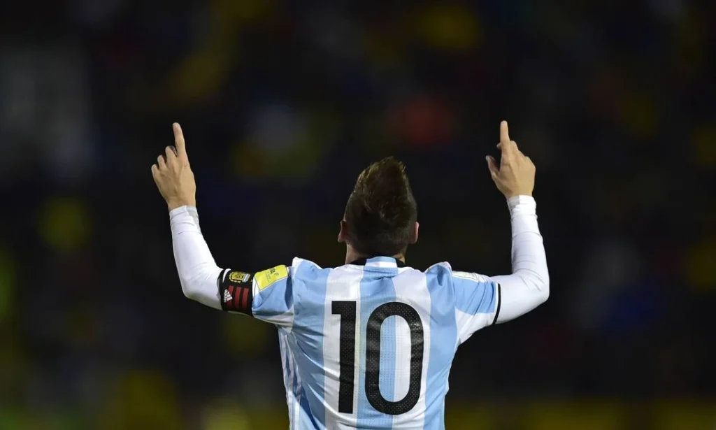 Os 10 atletas mais bem pagos do mundo em 2026; veja quem aparece ao lado de Cristiano Ronaldo