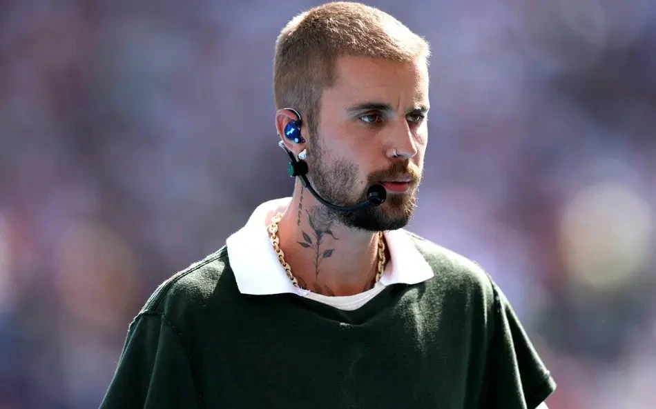 Quanto pode ter custado o show da final da Copa? Veja quanto receberam Shakira, BTS e Burna Boy