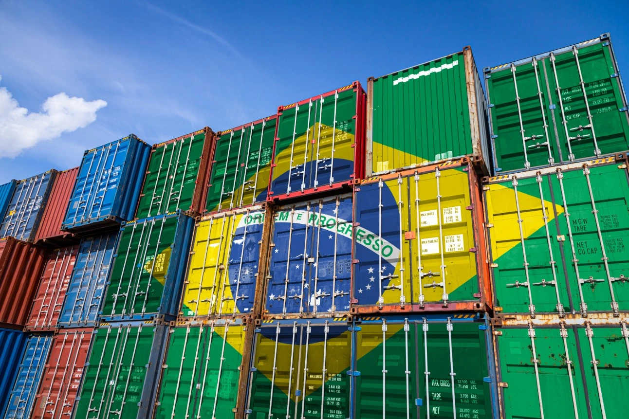 EUA confirmam tarifa de 25% contra produtos brasileiros; investigação da USTR acusa Brasil de “práticas desleais”