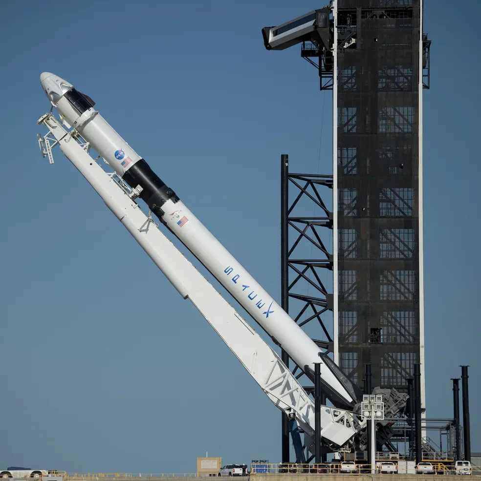 Foguete da SpaceX colide com a Lua e deixa cratera na superfície; entenda o impacto