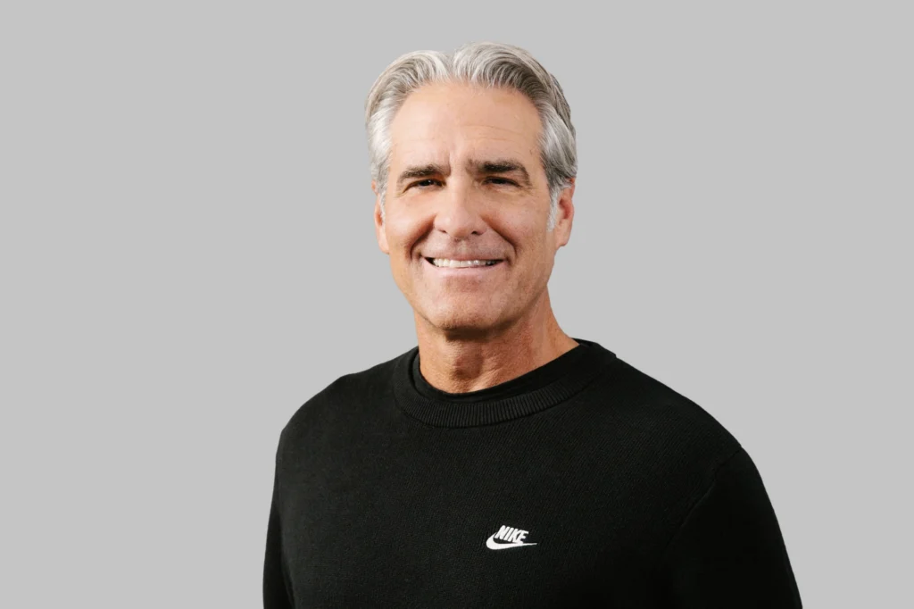 Nike enfrenta crise após anos de queda nas ações