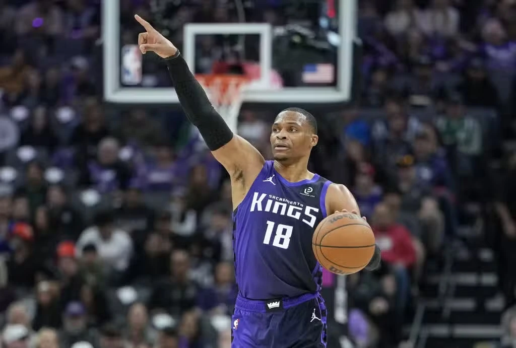 Russell Westbrook anuncia aposentadoria e encerra carreira histórica na NBA