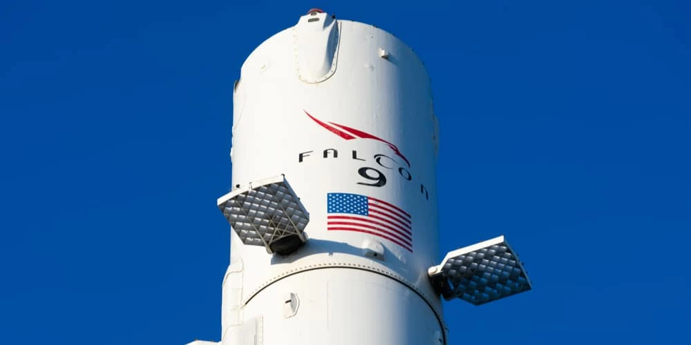 Foguete da SpaceX colide com a Lua e deixa cratera na superfície; entenda o impacto