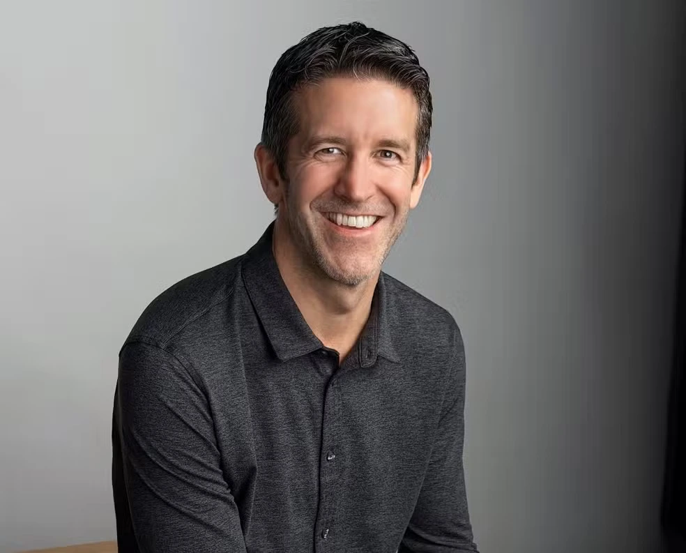 Apple terá novo CEO no evento do iPhone 18 Pro; veja quem é John Ternus