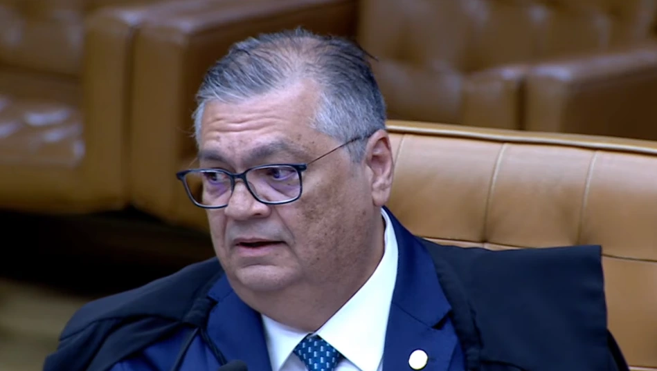 Ministro Flávio Dino ordena investigação da PF sobre omissão da CVM no caso Banco Master