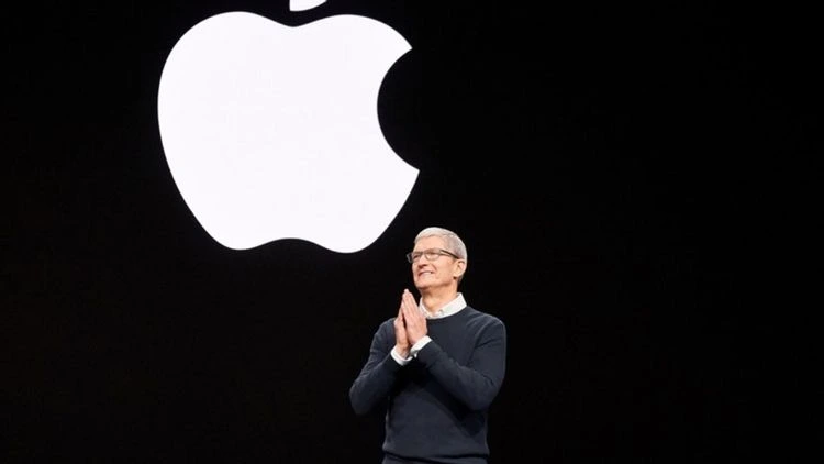 Tim Cook recebe pacote de US$ 47 milhões enquanto Apple prepara iPhone 18