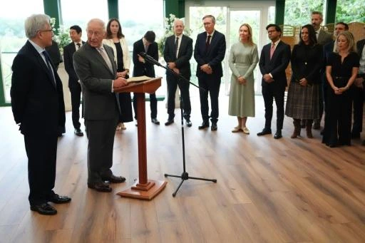 Rei Charles reuniu líderes de empresas de IA para discutir segurança