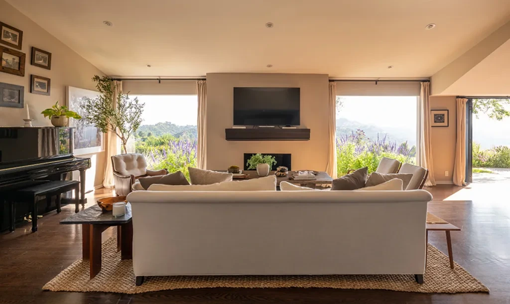 Chris Evans vende mansão em Hollywood Hills por US$ 5,4 milhões