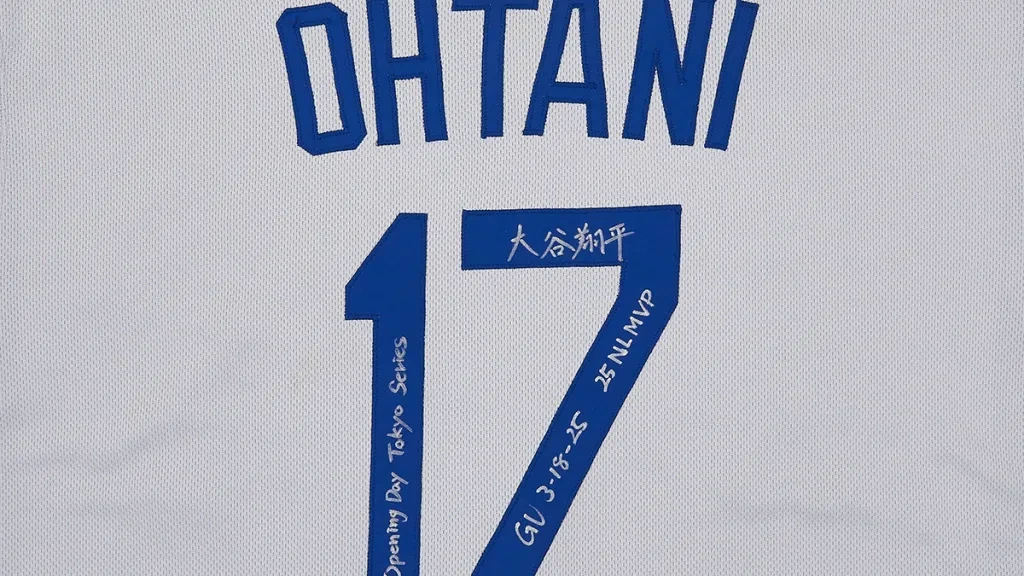 Camisa de Shohei Ohtani dos Dodgers em primeiro jogo da MLB no Japão vai a leilão