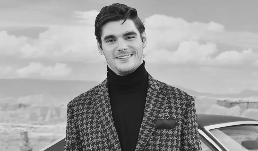 Ator que interpretava Flynn em “Breaking Bad”, RJ Mitte morre aos 34 anos