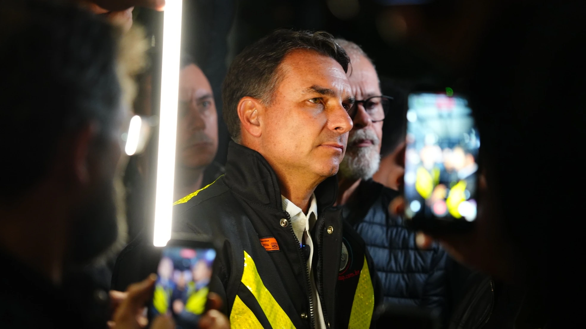PT pede ao STF prisão de Flávio Bolsonaro e acionamento da Interpol