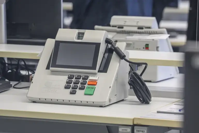 DECISÃO 2026: O que acontece com os votos realizados nas urnas quebradas?