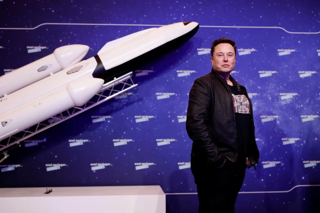 Elon Musk promete dar uma ação da SpaceX a cada criança dos EUA em 2027