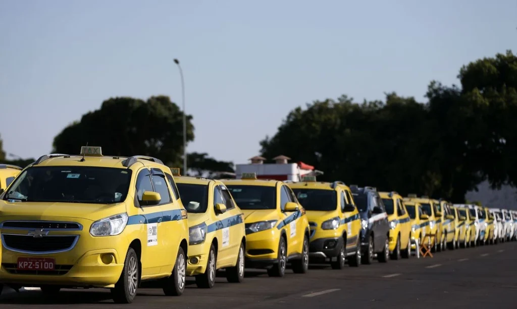 Governo autoriza contrato bilionário com motoristas de aplicativo