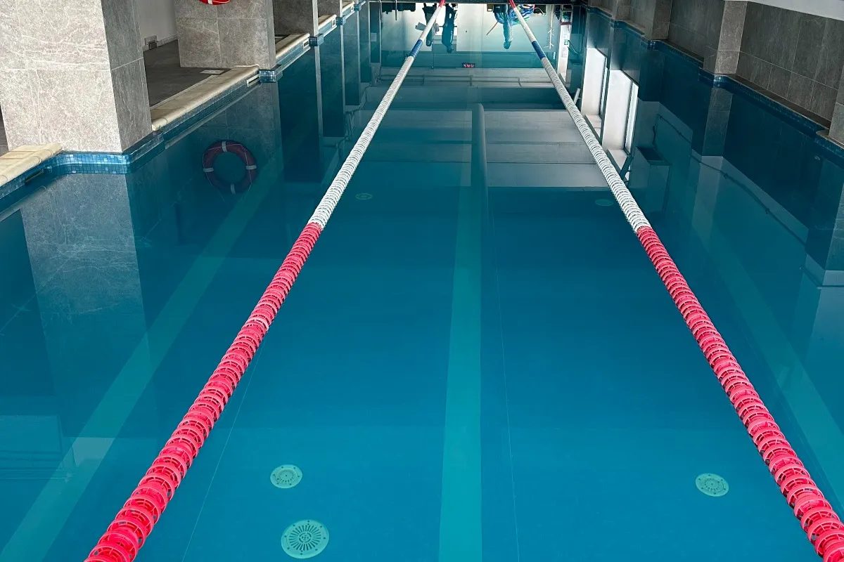 Bazin inot 25m x 6m, sala sport si vestiare in cladire de birouri moderna pe Motilor, sistem climatizare si acces securizat