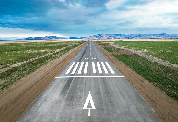 The new sealed, 1km-long, 30m-wide runway at Tāwhaki National Aerospace Centre.