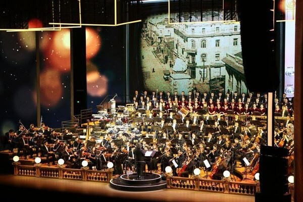 2023年8月6日,第36届中国哈尔滨夏季音乐节在哈尔滨大剧院开幕式上举行。(新华社记者石峰 摄)
