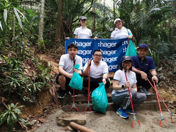 (马来西亚吉隆坡,8月14日) Hager马来西亚的六名员工激发了对环境问题采取行动的灵感,通过零垃圾活动带出了Hager的蓝色星球承诺价值观。