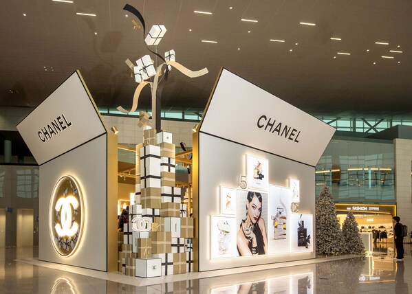 Shinsegae Duty Free Opens 'Chanel Beauty Megapodium' at Incheon