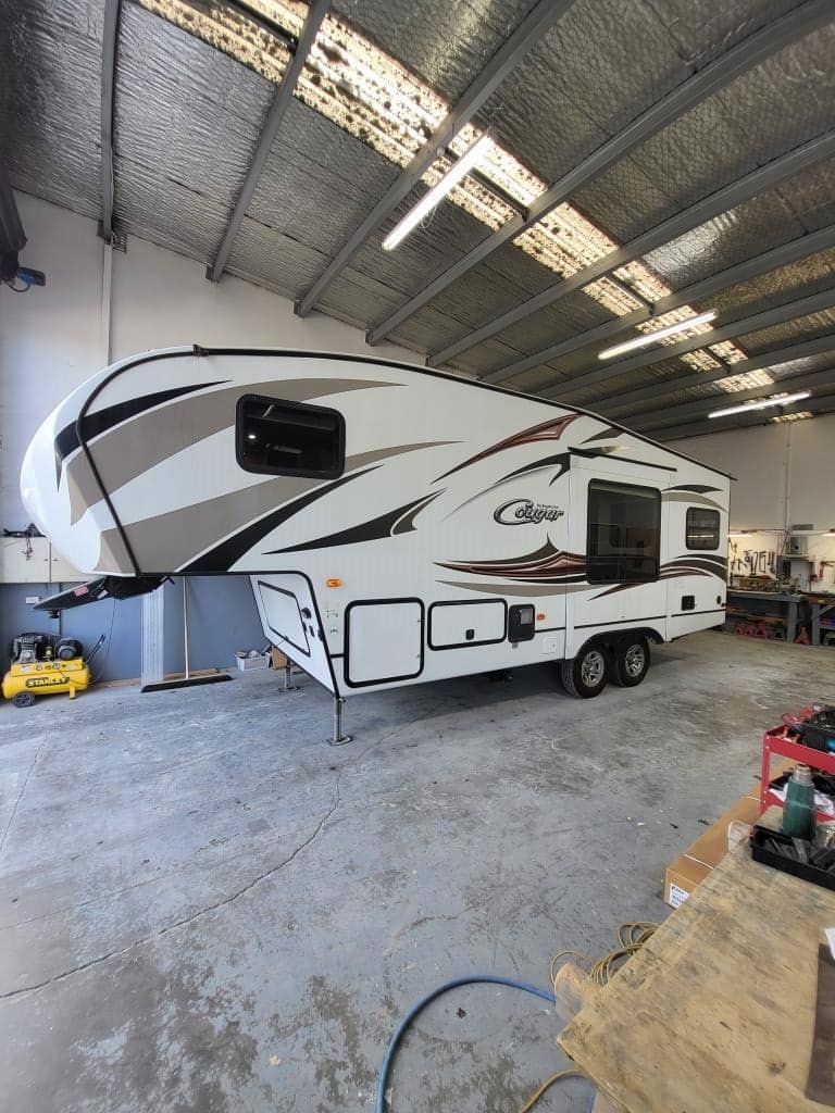 Fifth wheel 1 Fifth wheel 1