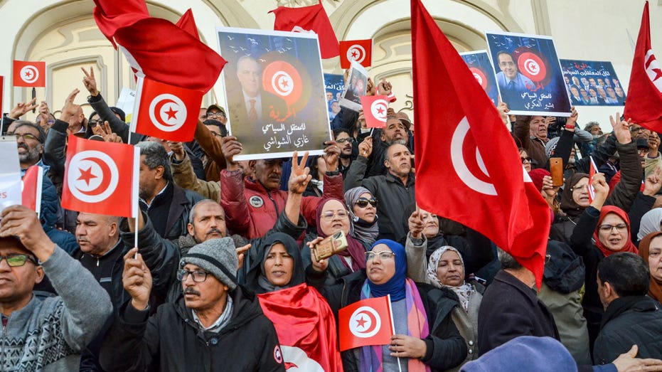 突尼西亞政府打壓批評媒體之際，記者因侮辱官員被判處 6 個月徒刑